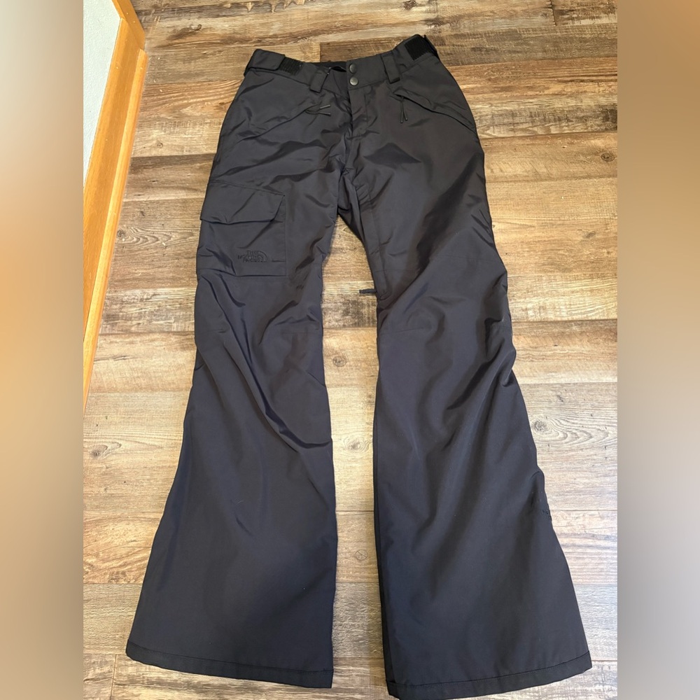The North Face women’s size small snow/ski pants
